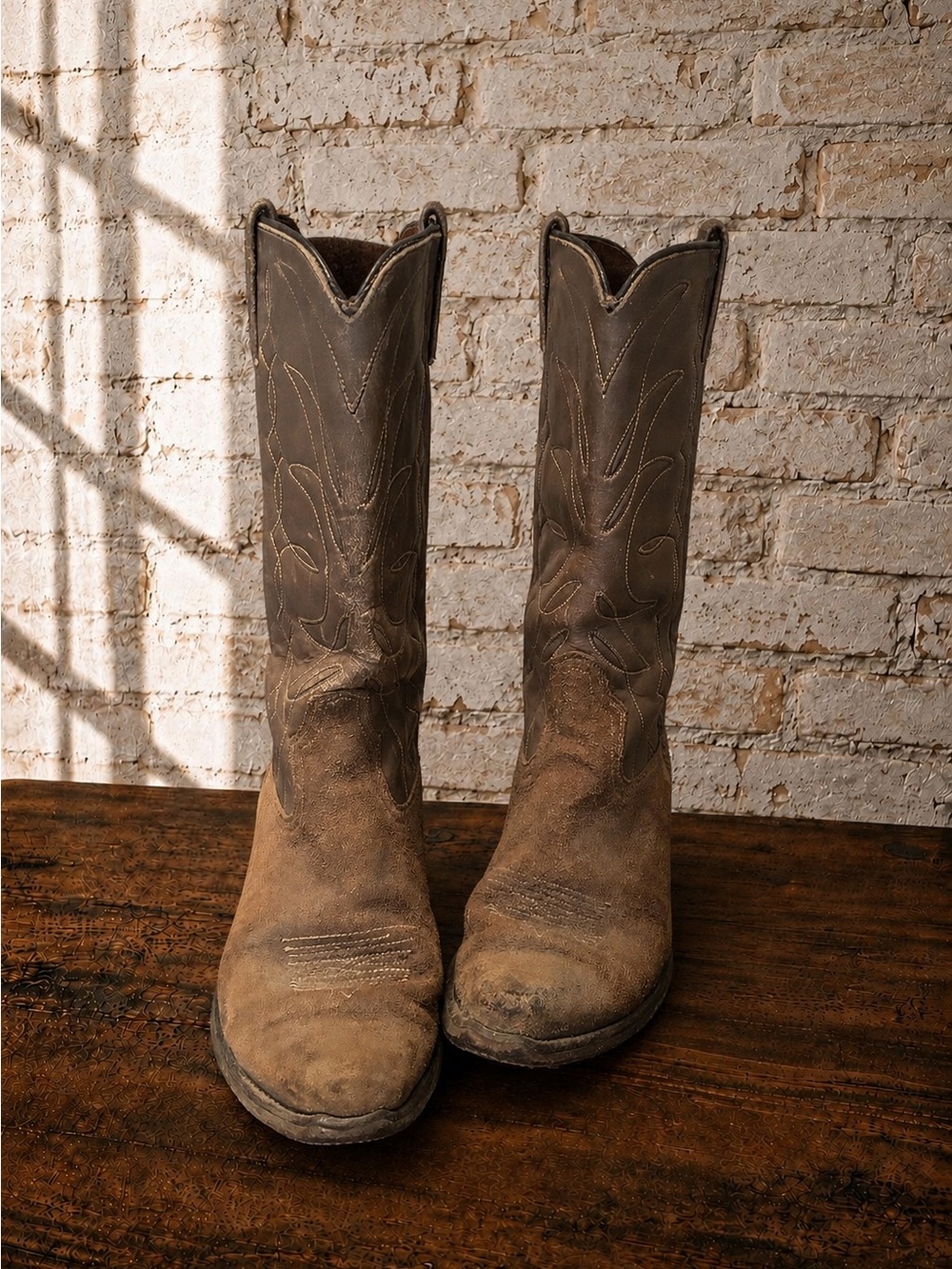 Vintage 60s Western ACME Distressed Leather Cowboy Boots Brown Women’s 10.5